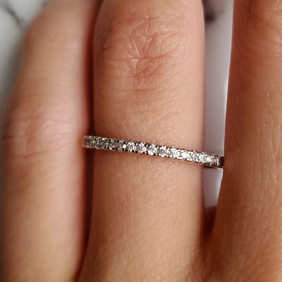 New Gorgeous Silver Wedding Band/Ring - Picture 5 of 8